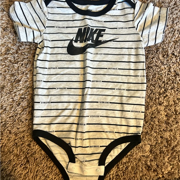 Nike 2T Bundle - Picture 5 of 10